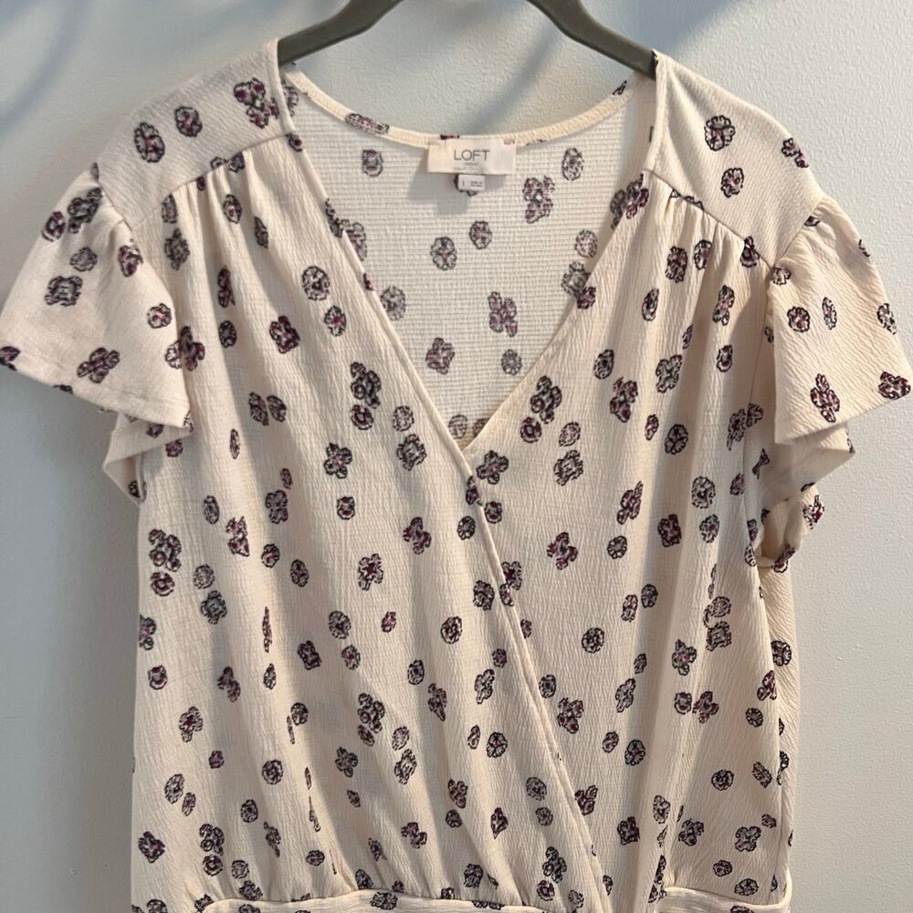 Loft Outlet Cream Floral Wrap Top Size L - Picture 2 of 7